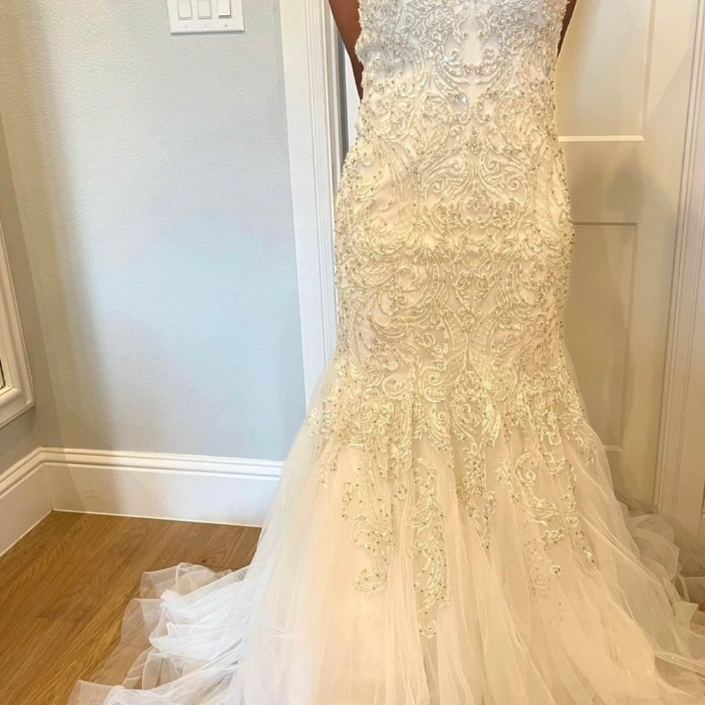 Color: Ivory